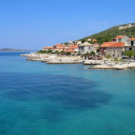 Appartement By The Sea - 15567 *