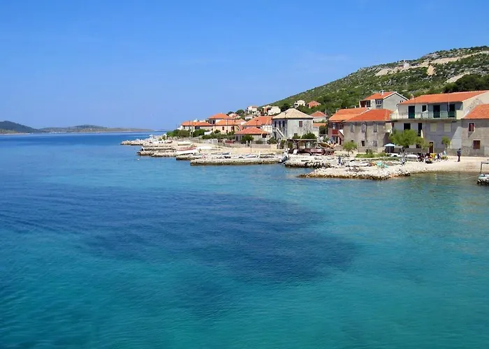 Appartement By The Sea - 15567 *