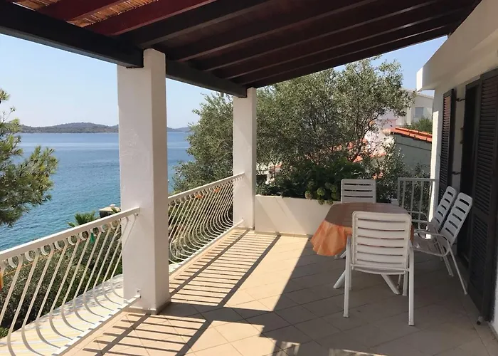 Apartman By The Sea - 15567 Kaprije